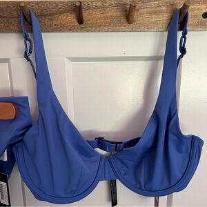 (NWT) CUUP Iris The Scoop Bikini Top